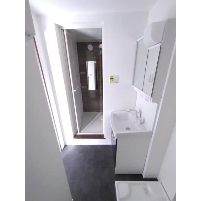 Room image 14