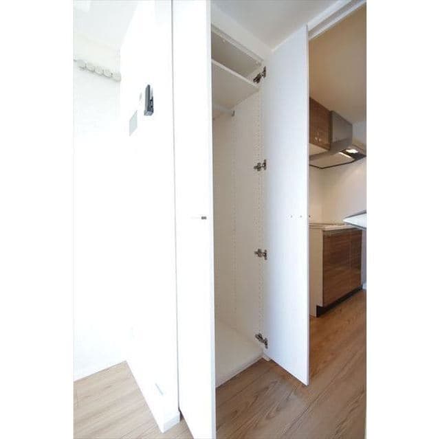 Room image 10