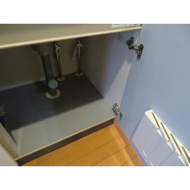 Room image 15