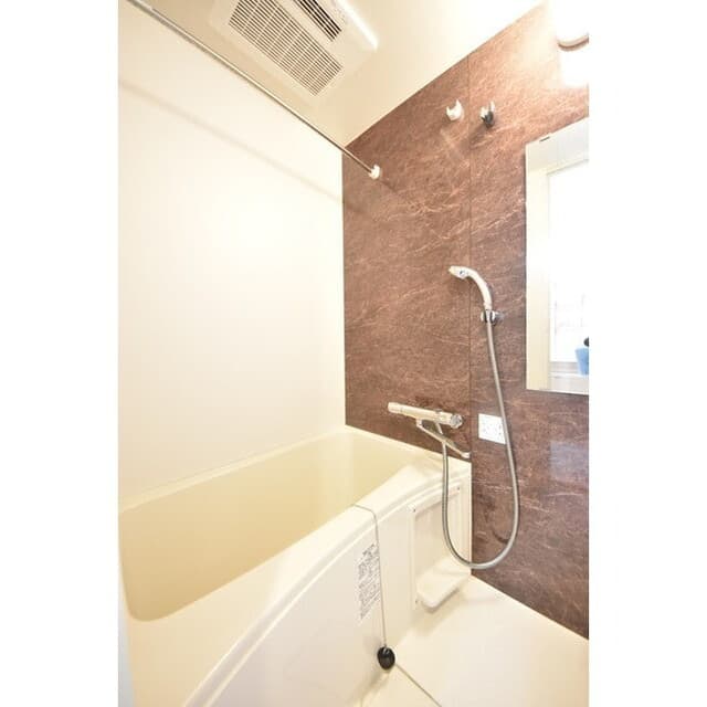 Room image 13