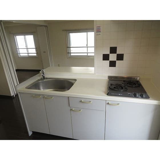 Room image 9