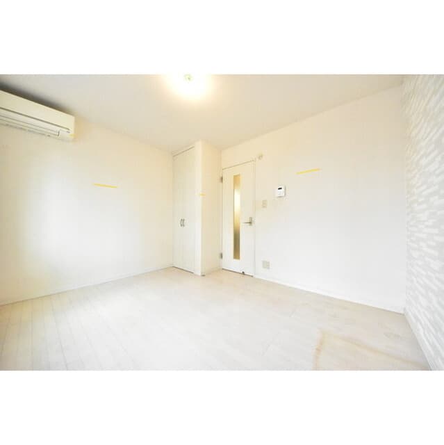 Room image 14