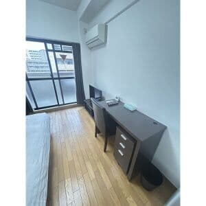 Room image 8