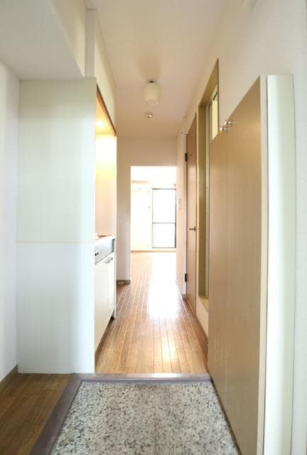 Room image 16