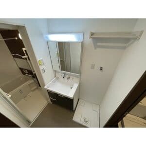 Room image 16