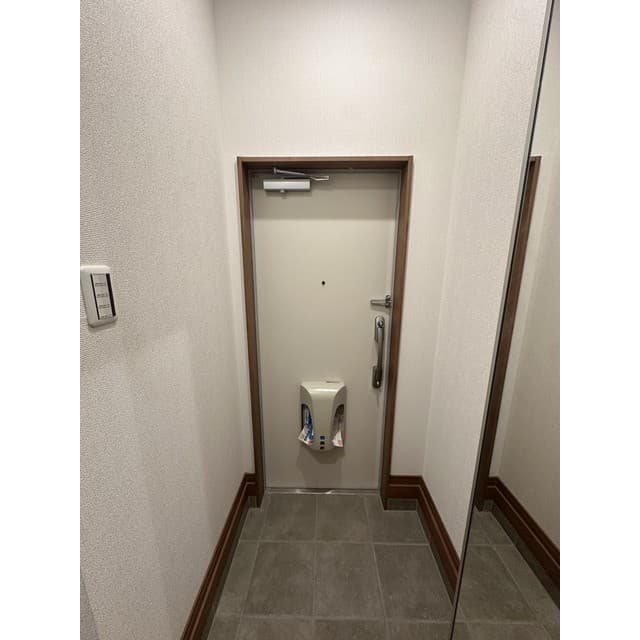 Room image 10