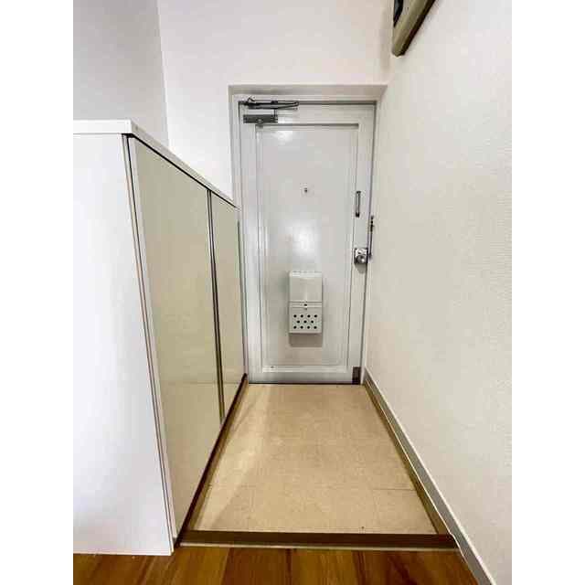 Room image 16