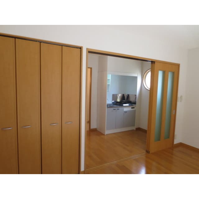 Room image 13
