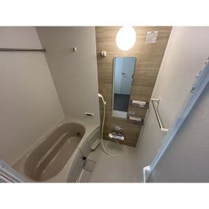 Room image 12