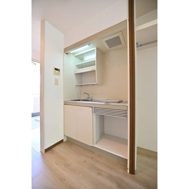 Room image 9