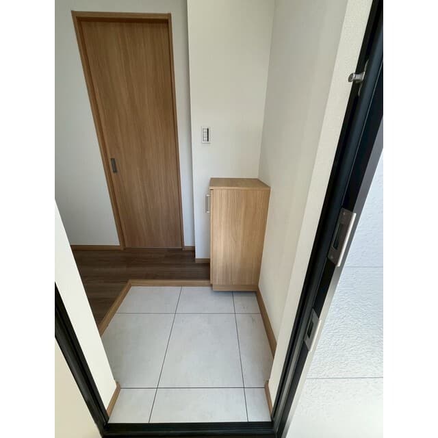Room image 8