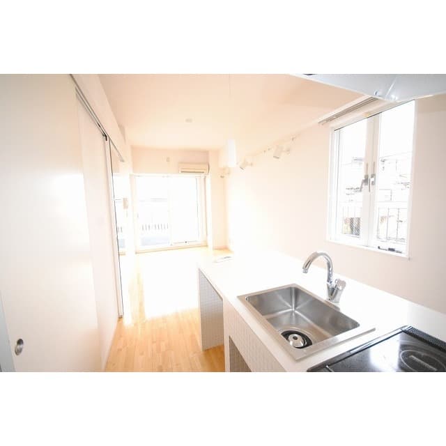 Room image 8