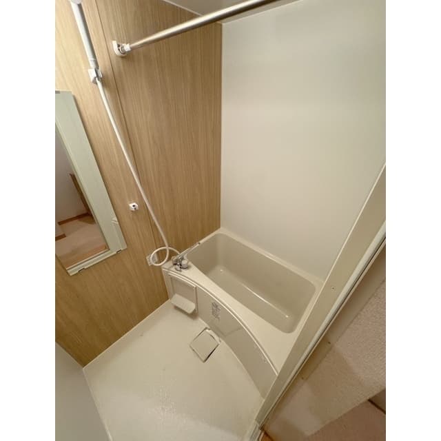 Room image 11