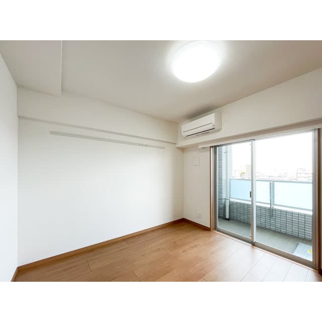 Room image 9