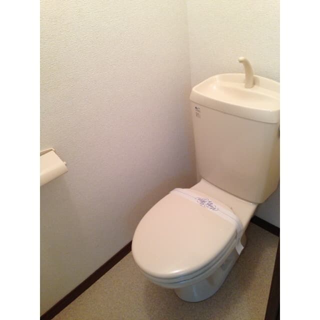 Room image 11