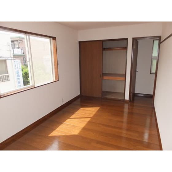 Room image 16