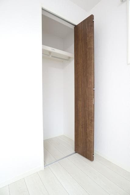 Room image 15