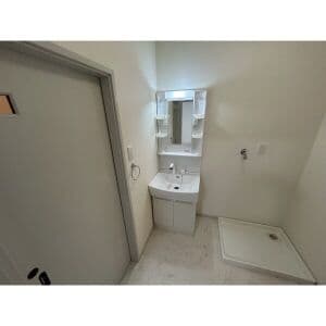 Room image 13