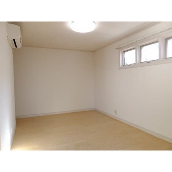 Room image 10