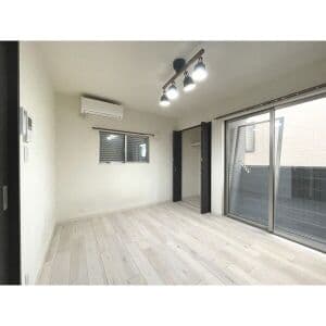 Room image 12