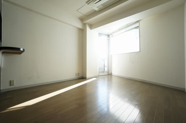 Room image 13