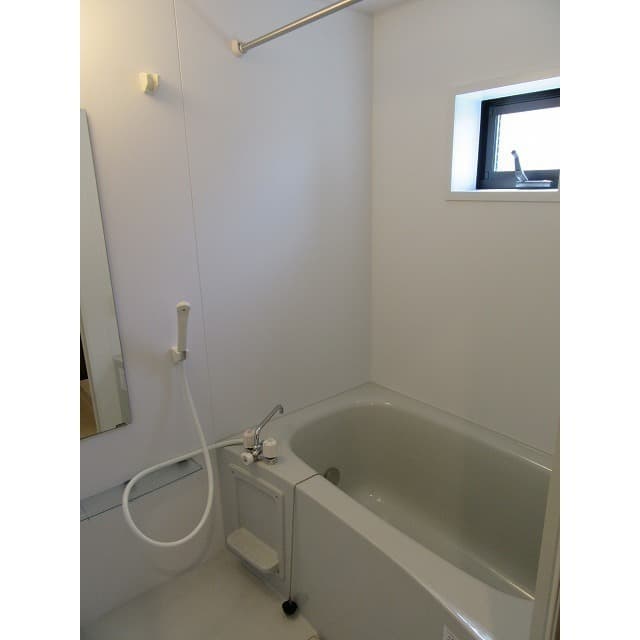 Room image 10