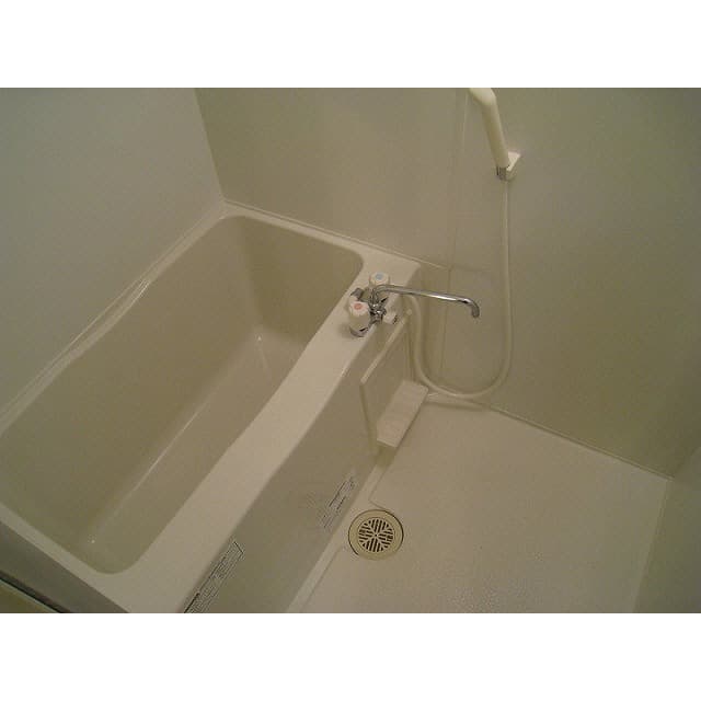 Room image 10