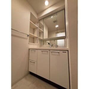 Room image 16