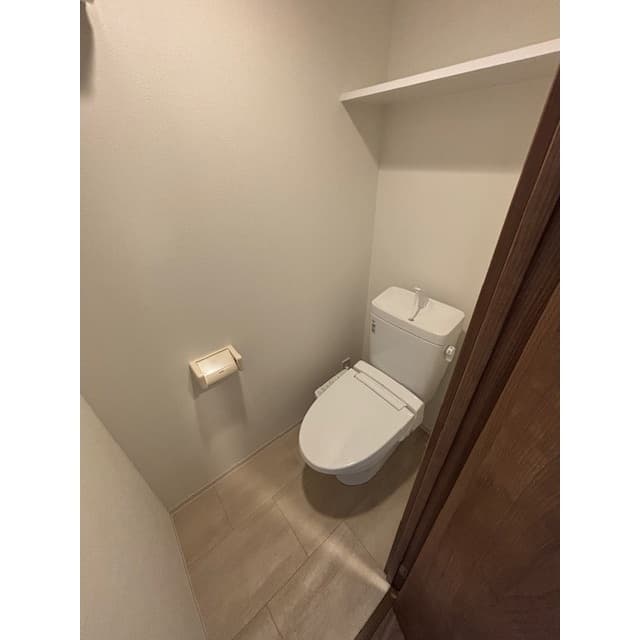 Room image 8