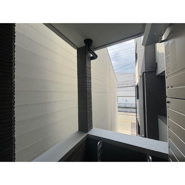 Room image 15