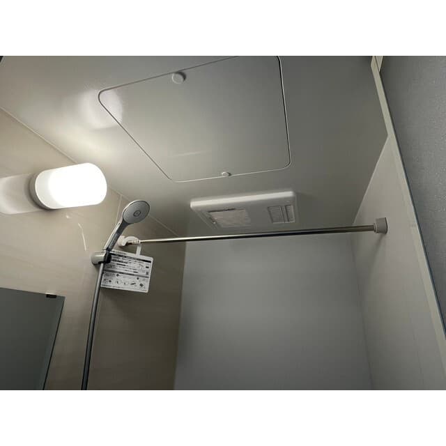 Room image 16