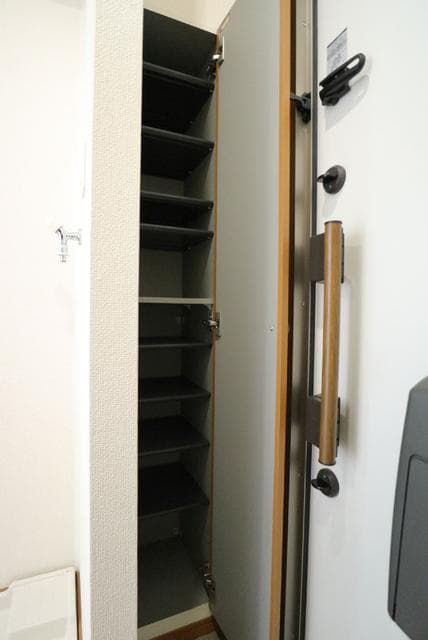 Room image 15