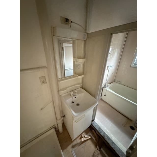 Room image 15