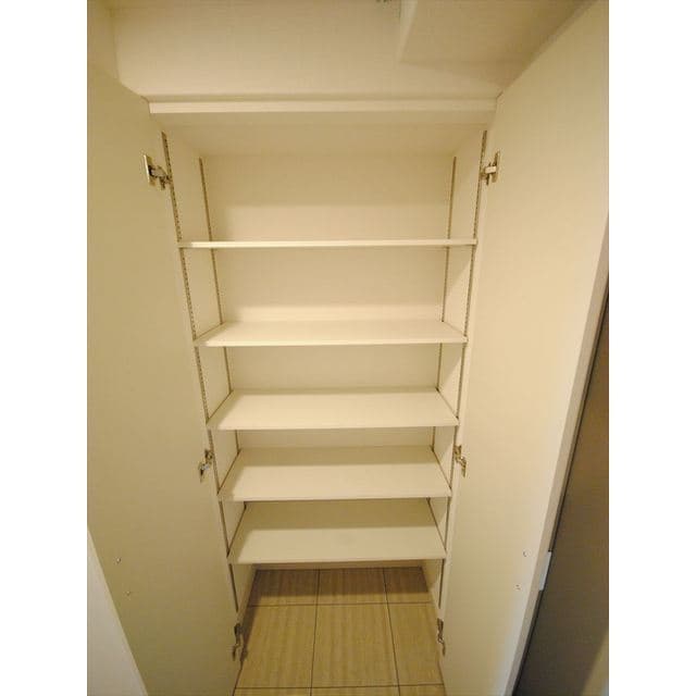 Room image 13