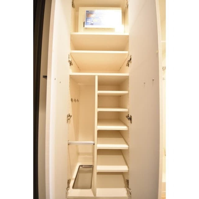 Room image 8