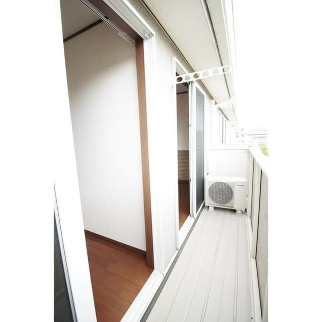 Room image 13