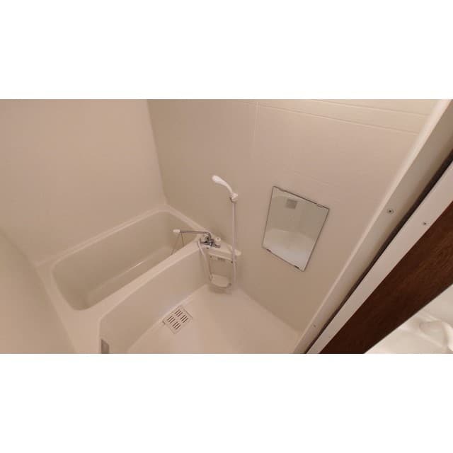 Room image 10