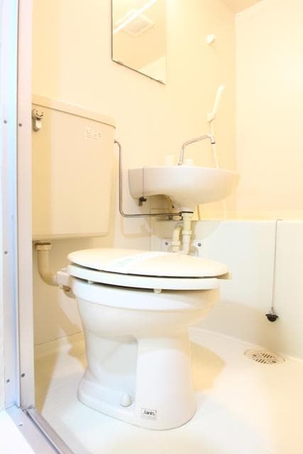 Room image 8
