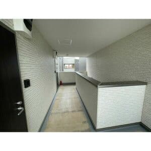 Room image 8