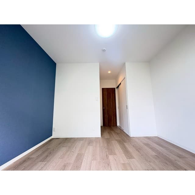 Room image 16