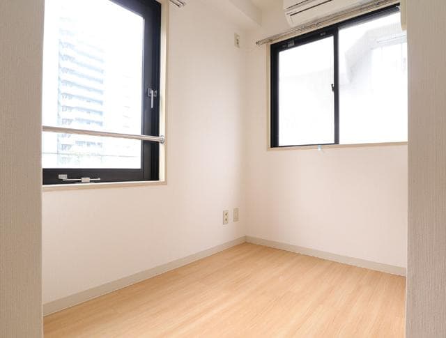 Room image 15
