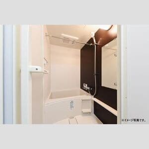 Room image 8