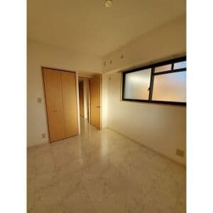 Room image 15