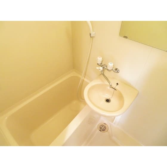 Room image 9