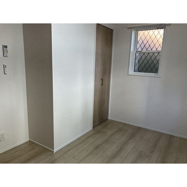 Room image 16