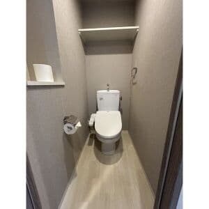 Room image 16
