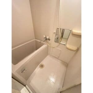 Room image 9