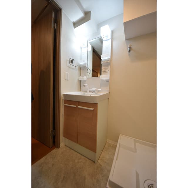 Room image 13