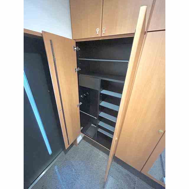 Room image 11