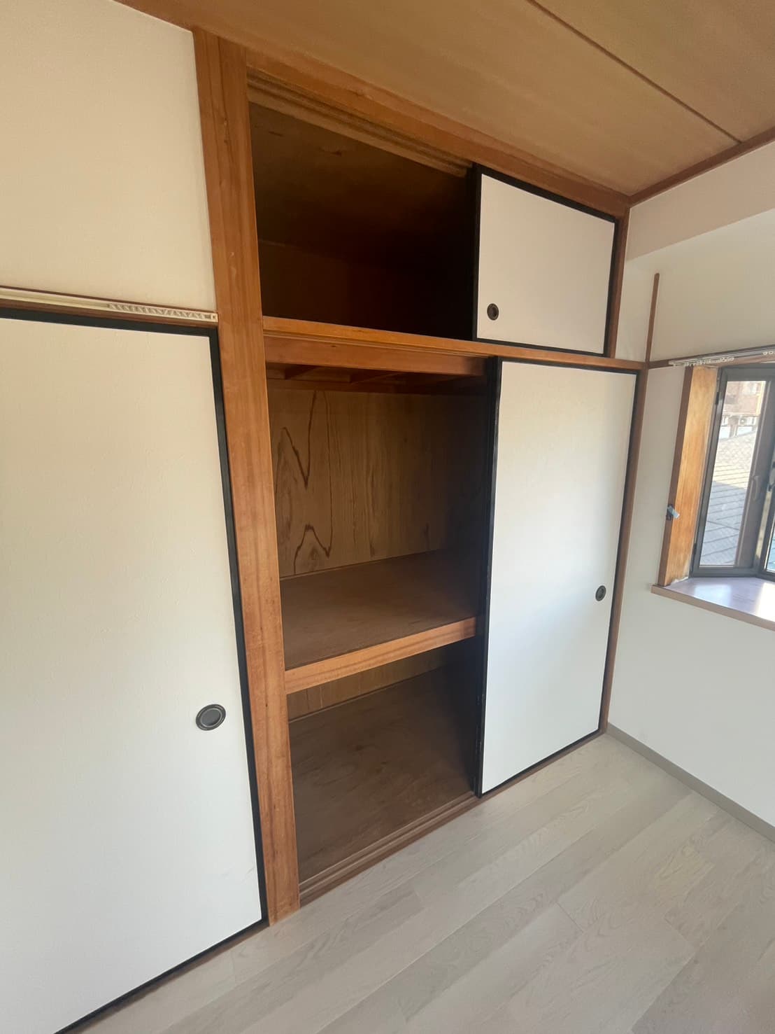 Room image 15